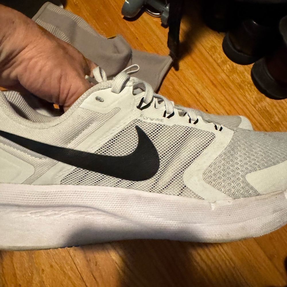 Nike White and Black Flywire Sneakers wide 10.5